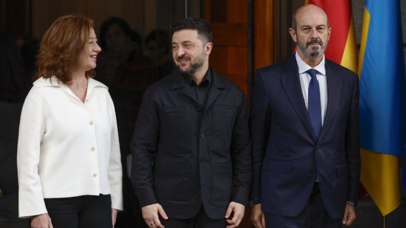 Испания готви "значителен" пакет от помощи за Украйна